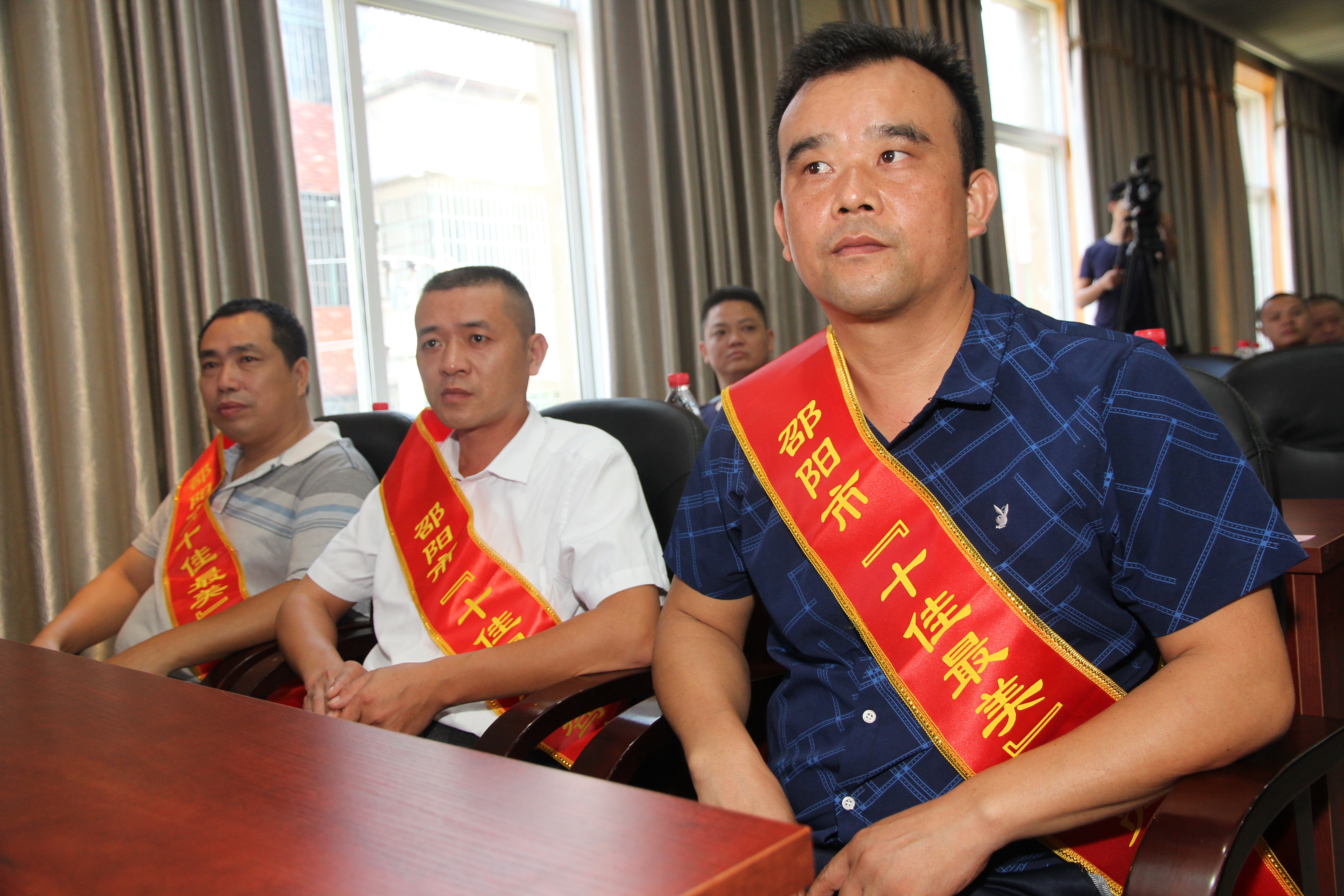 ——記市“十佳最美駕駛員” 、湘高速邵陽分公司駕駛員劉科技 李高雄  李雙江